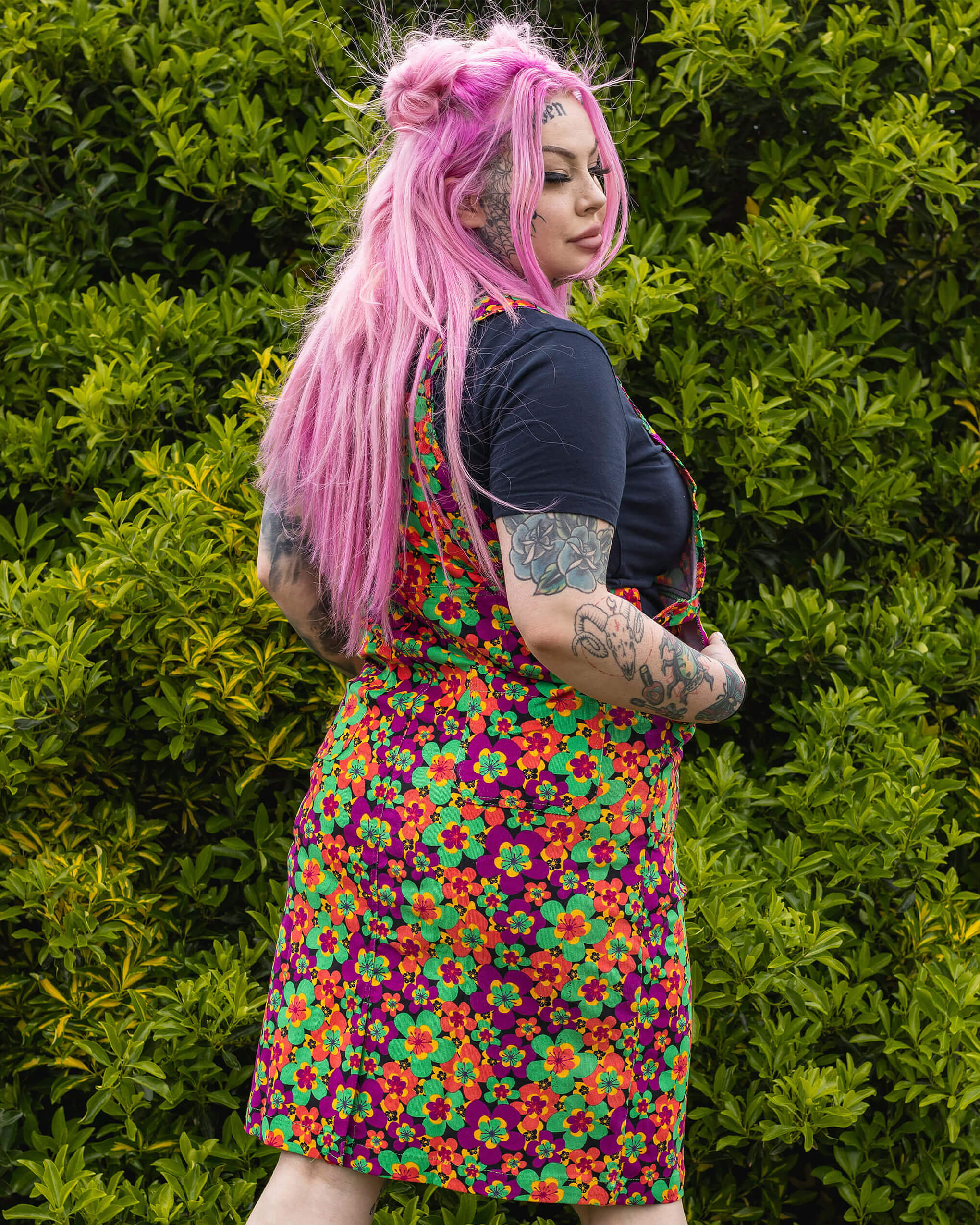 70's Dark Floral Print Stretch Corduroy Long Pinafore Dress - Image 3