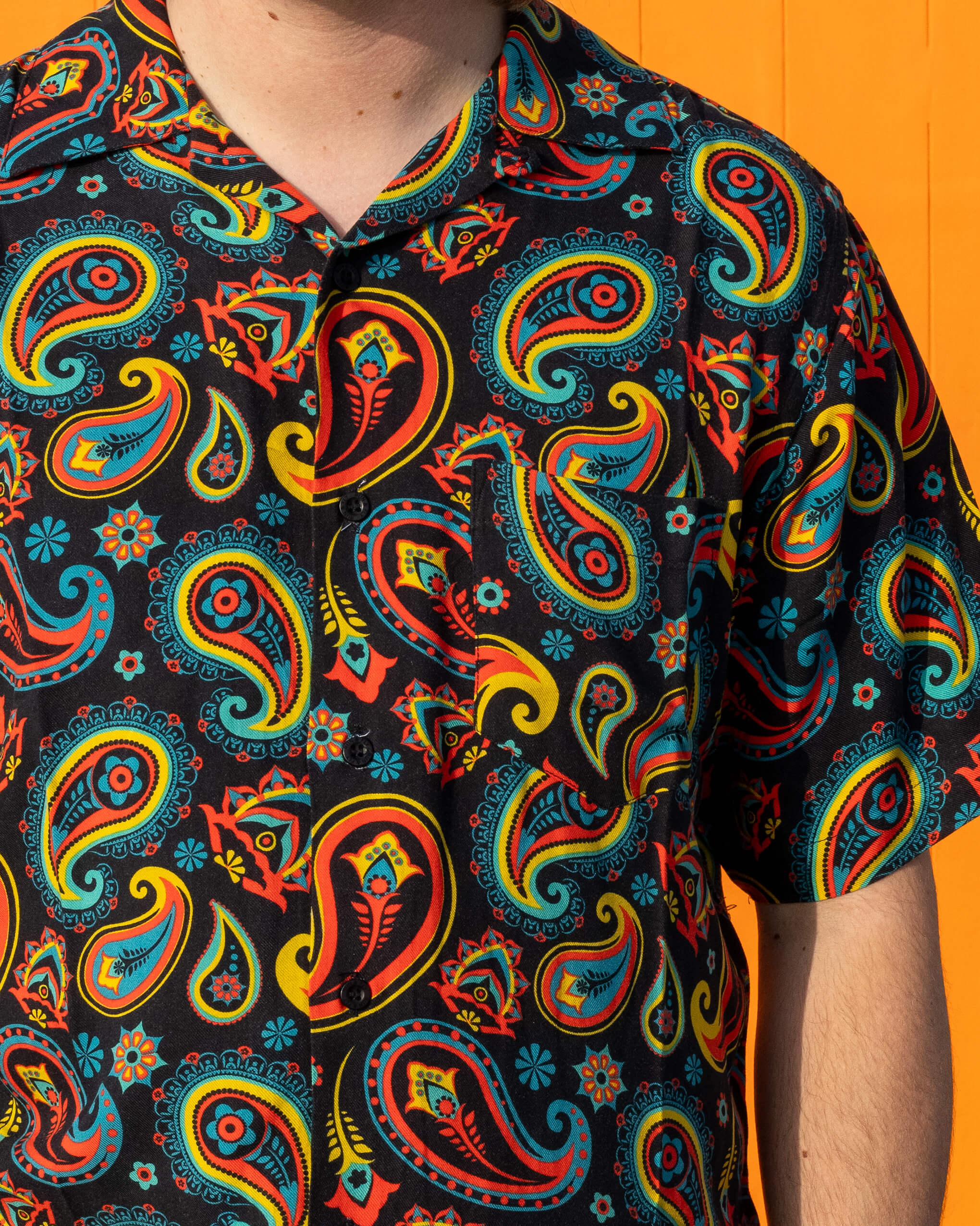 Black Paisley Short Sleeve Rayon Shirt - Image 3