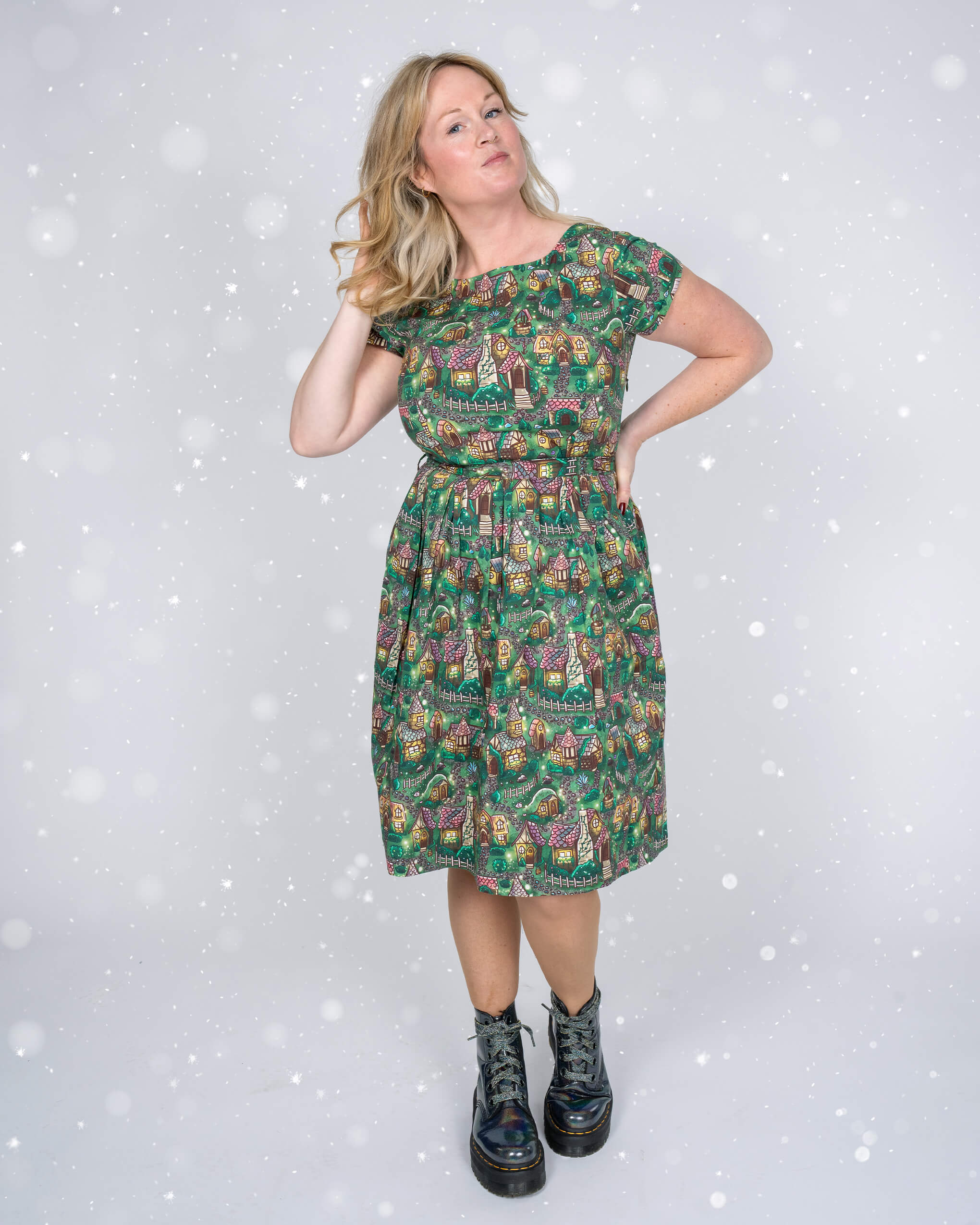 Festive: Christmas Cottages Stretch Belted Tea Dress with Pockets - Image 5