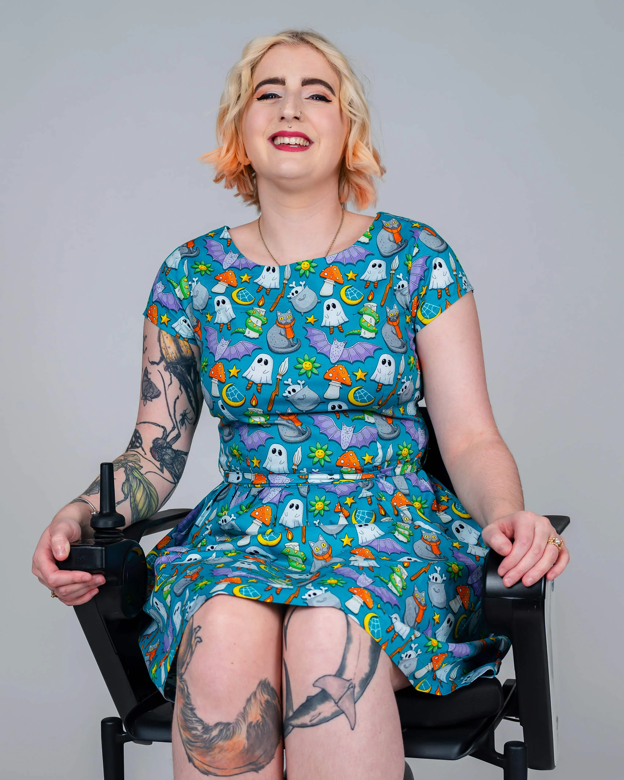 Halloween: Cauldron Cats Teal Stretch Belted Tea Dress with Pockets - Image 4